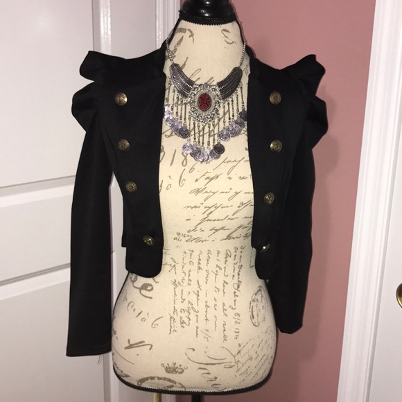 Jewelry - FINAL SALE❤️Embroidered Statement Necklace❤️